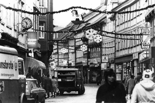 19701127 Weihnachtsbeleuchtung Lange Geismastr