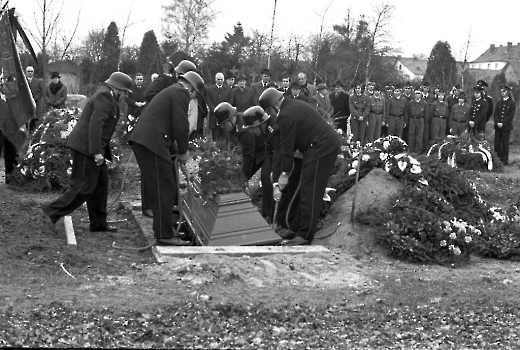 19740130 Beerdigung Mühlhausen 1