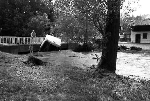19810605 Hochwasser Diemarden Gartebrücke