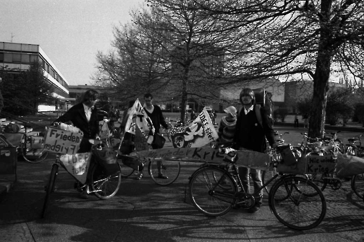 19820515 Demo Frieden Fahrrad