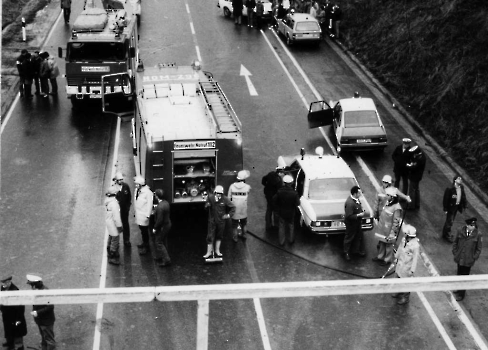 19840212 Unfall PKW Autobahnbrücke 2