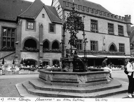 19840815 Gänseliesel, Marktplatz