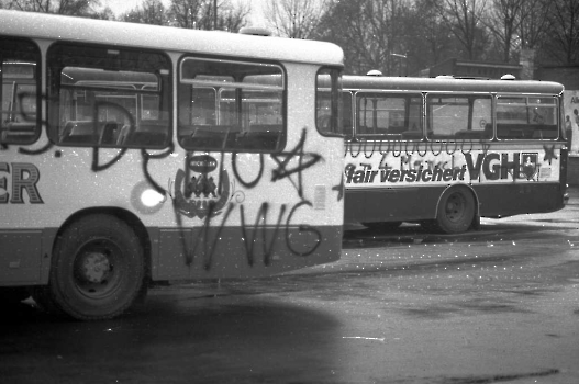 19851100 Schmjiererei Bus 4