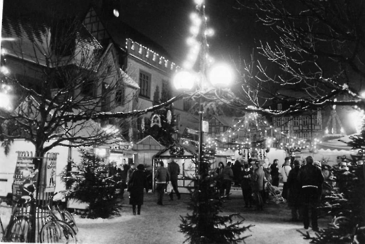 19851130 Weihnachtsmarkt Rathaus