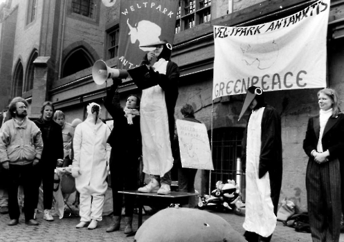 19860201 Greenpeace vor Rathaus