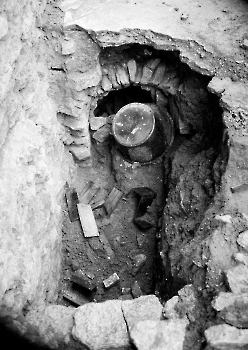 19870819 Ausgrabung Albanikirche Dorf Gutingi