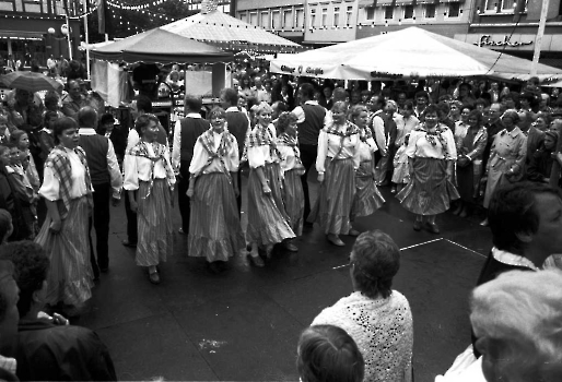 19870831 Altstadtfest Tanzgruppe