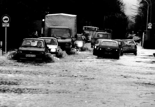 19881219 Hochwasser Martin-Luther-Str.