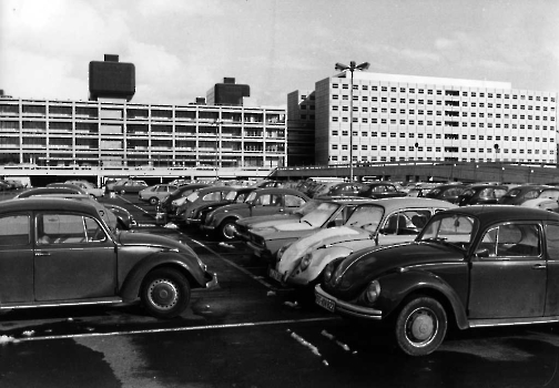 19890207_Klinikum_Parkplatz_VW