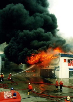 19930519 Feuer Einkaufszentrum Bovenden 3