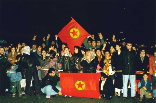 19931218 Kurden auf BAB 6