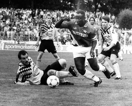 19940813 Göttingen 05,  Frankfurt Pokal.Yeboah,Zekas