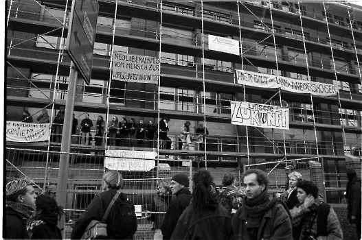 19971209 Demo Polizeigebäude